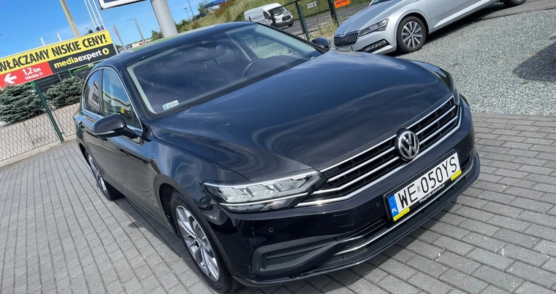 Volkswagen Passat cena 64900 przebieg: 188000, rok produkcji 2019 z Tuczno małe 326